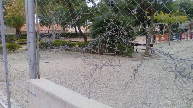 El PSOE alerta del peligroso estado de las instalaciones deportivas de Los Ángeles debido a la falta de mantenimiento - 2, Foto 2