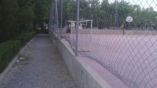 El PSOE alerta del peligroso estado de las instalaciones deportivas de Los Ángeles debido a la falta de mantenimiento - 4, Foto 4