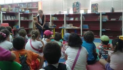 La Red Municipal de Bibliotecas participa en las actividades de la escuela de verano desarrollada por la Asociación Down Lorca - 1, Foto 1