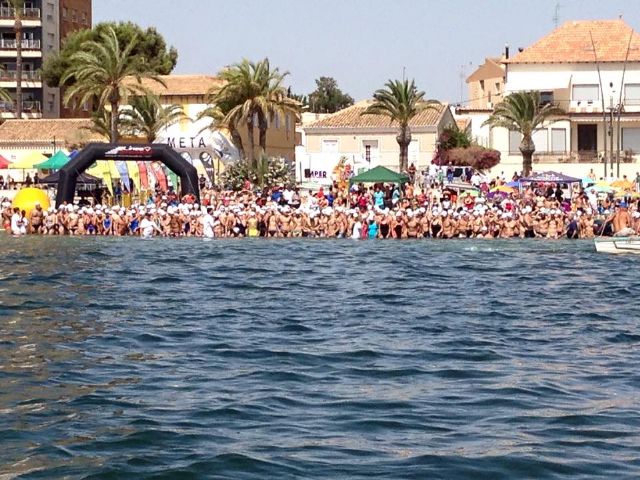 Más de 400 nadadores en la XIII Travesía Playas de San Javier y III Travesía Popular - 1, Foto 1