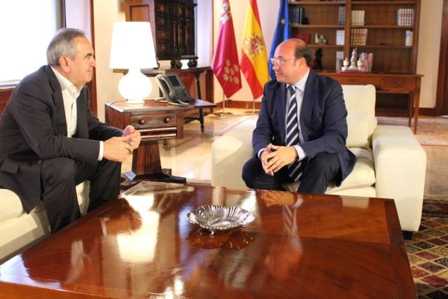 El presidente de la Comunidad tiende la mano a los portavoces de los grupos parlamentarios en la búsqueda de consenso y diálogo con todos - 2, Foto 2