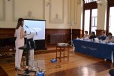 Una profesora de la UCAM investiga en su tesis sobre 'la presencia escnica del intrprete'