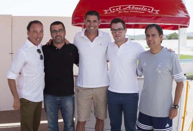 El Campus Javier Miñano recibe la visita del prestigioso exjugador y entrenador Fernando Hierro - 1, Foto 1