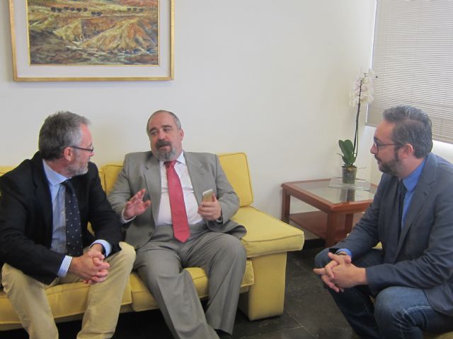 El GPP y el colegio de Abogados trabajarán  para conseguir más recursos que agilicen los procedimientos judiciales - 1, Foto 1