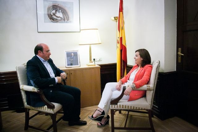 El presidente de la Comunidad traslada a Sáenz de Santamaría que la Región de Murcia salga fortalecida en los Presupuestos Generales del Estado - 1, Foto 1