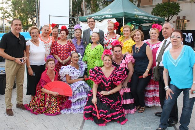 El Alcalde asiste a la Noche de Teatro de las fiestas del Barrio de El Carmen - 3, Foto 3
