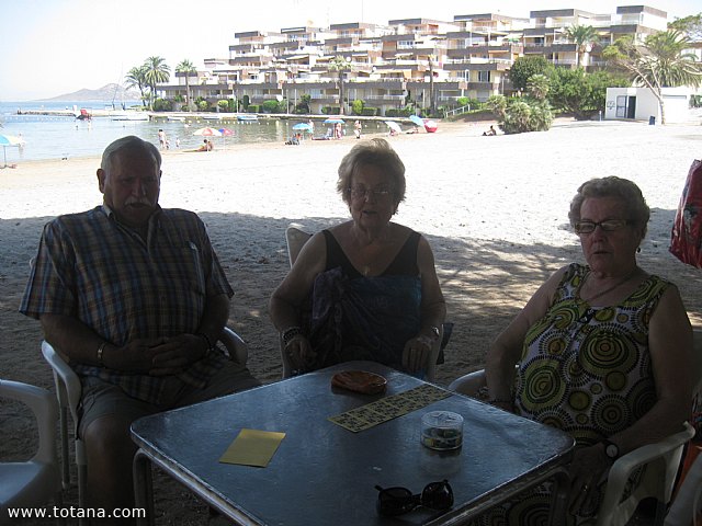 Comienzan los viajes a la Playa de la Cala del Pino (La Manga) organizados por el Centro de Personas Mayores - 4