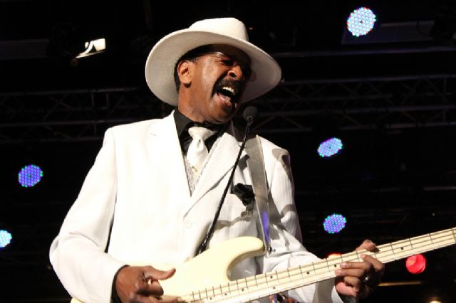 Noche de alto voltaje en Jazz San Javier con Martin Barre, el guitarrista de Jethro Tull, y con toda una leyenda del soul, el bajista y cantante Larry Graham - 1, Foto 1