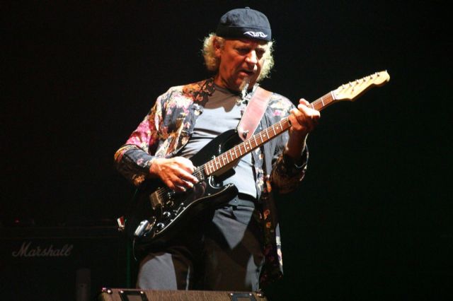 Noche de alto voltaje en Jazz San Javier con Martin Barre, el guitarrista de Jethro Tull, y con toda una leyenda del soul, el bajista y cantante Larry Graham - 3, Foto 3