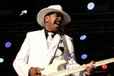 Noche de alto voltaje en Jazz San Javier con Martin Barre, el guitarrista de Jethro Tull, y con toda una leyenda del soul, el bajista y cantante Larry Graham