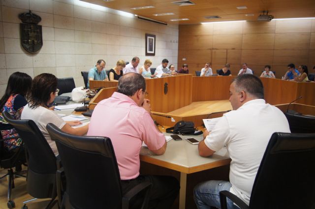 Se aprueba el nombramiento de los nuevos consejeros de los consejos de administración de las sociedades municipales PROINVITOSA y CEDETO, respectivamente, Foto 2