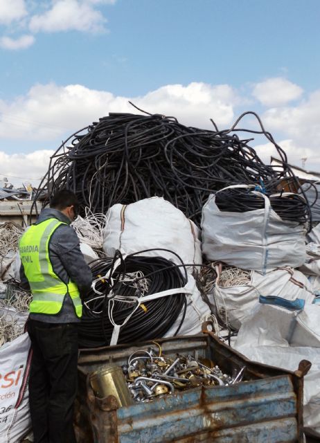 La Guardia Civil detiene a dos personas por la sustracción de cable del alumbrado público - 1, Foto 1
