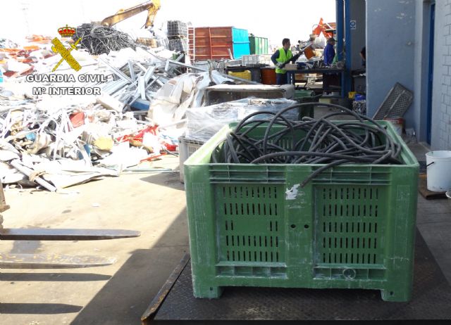 La Guardia Civil detiene a dos personas por la sustracción de cable del alumbrado público - 3, Foto 3