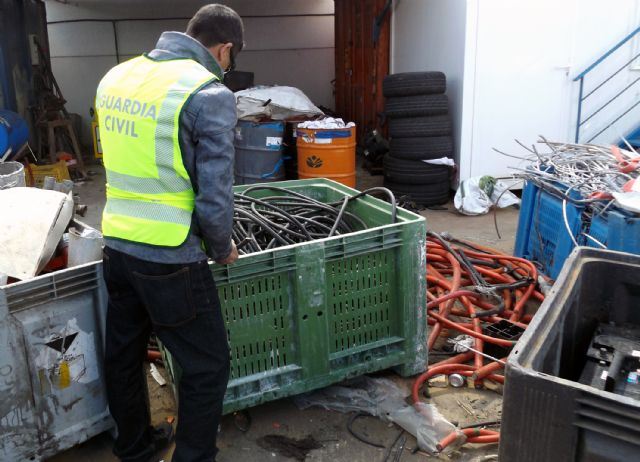 La Guardia Civil detiene a dos personas por la sustracción de cable del alumbrado público - 5, Foto 5