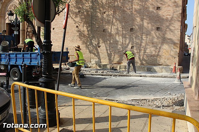 El Ayuntamiento acomete obras de accesibilidad y repintado de vados peatonales, Foto 1