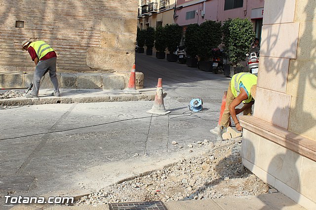 El Ayuntamiento acomete obras de accesibilidad y repintado de vados peatonales, Foto 4