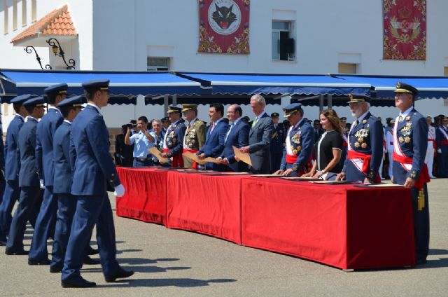 La Academia General del Aire celebró su entrega de reales despachos a los nuevos oficiales del Ejército del Aire en un acto presidido por los Reyes - 1, Foto 1