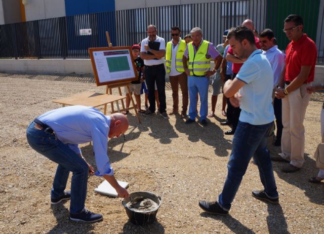 Colocada la primera piedra de la pista polideportiva del barrio del Carmen de Las Torres de Cotillas - 2, Foto 2