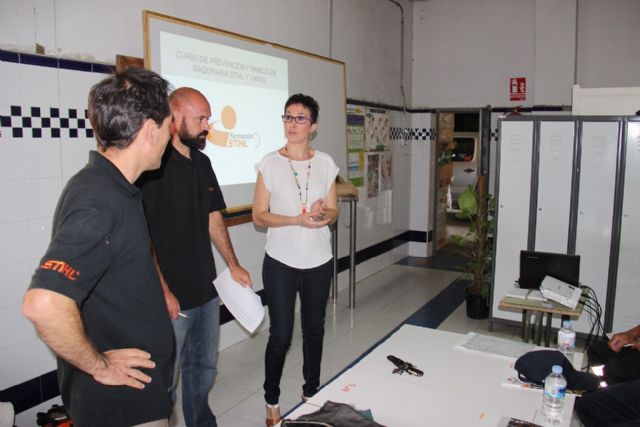 Voluntarios de Protección Civil y jardineros reciben un curso de manejo de motosierras - 3, Foto 3