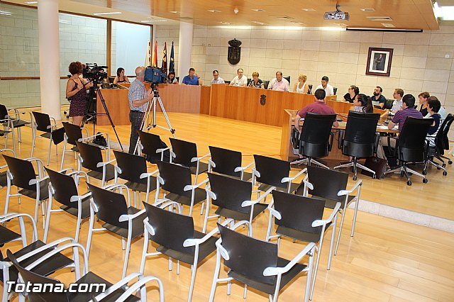 El Pleno acuerda adherirse al fondo de Ordenación de Medidas de Sostenibilidad Financiera y Entidades Locales - 1, Foto 1