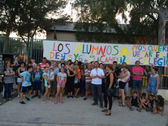 El PSOE exige la ampliación del colegio La Campana que acabe con las condiciones tercermundistas en las que reciben clases sus alumnos - 1, Foto 1