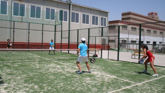 ElPozo ampla la oferta deportiva para sus empleados con dos pistas de pdel y un nuevo pabelln, Foto 2