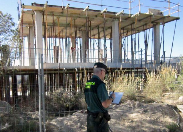 La Guardia Civil ha imputado a dos personas por edificar en un espacio natural protegido - 2, Foto 2