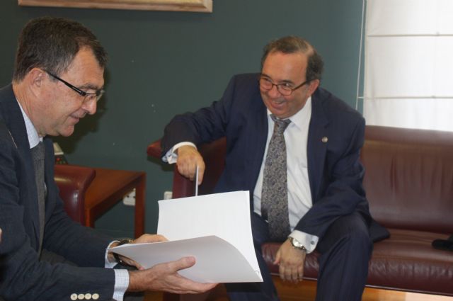 El Ayuntamiento y la Universidad diseñan un plan para afianzar el carácter de Murcia como ciudad universitaria - 1, Foto 1