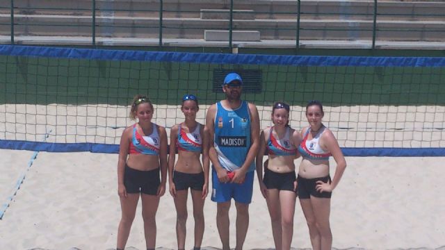 El equipo infantil femenino del Club Belich irá al Campeonato   nacional de Voley Playa tras ganar el título regional - 2, Foto 2