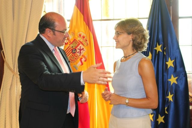 Pedro Antonio Sánchez traslada a la ministra de Agricultura la necesidad de establecer un precio del agua desalada asequible y homogéneo - 1, Foto 1