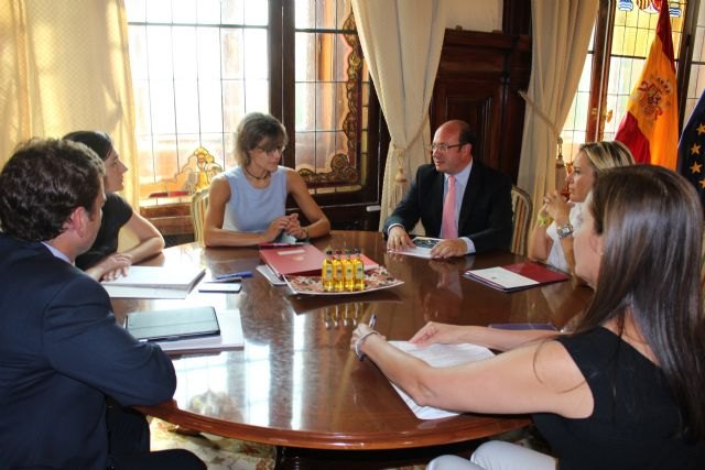 Pedro Antonio Sánchez traslada a la ministra de Agricultura la necesidad de establecer un precio del agua desalada asequible y homogéneo - 2, Foto 2