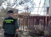 La Guardia Civil ha imputado a dos personas por edificar en un espacio natural protegido