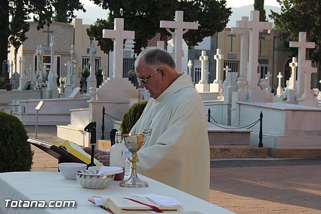 Ayer tuvo lugar la tradicional misa en honor a la Patrona del Cementerio Municipal 