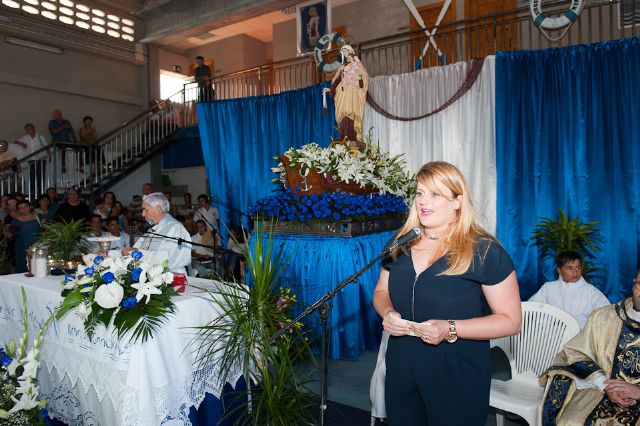 Centenares de personas acompañan a los pescadores en su homenaje a la Virgen del Carmen - 5, Foto 5