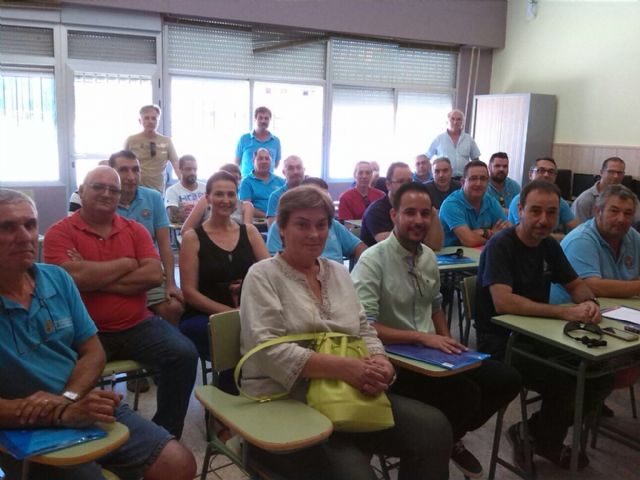 Más de medio centenar de conserjes escolares acuden al curso de reciclaje profesional - 1, Foto 1