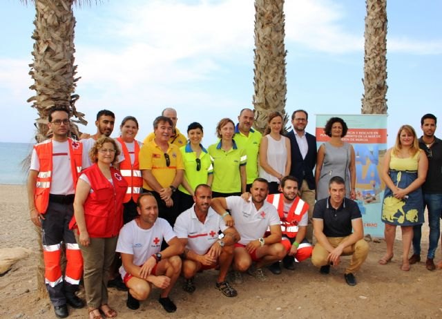 La Comunidad moviliza diariamente a más de 250 personas que velarán por la seguridad de las playas y las costas en verano - 1, Foto 1