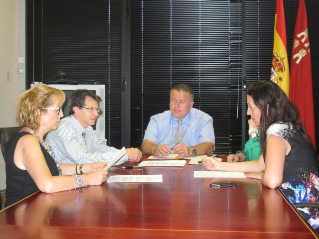 El consejero de Fomento se reúne con el alcalde de Lorca para planificar las prioridades en materia de renovación urbana - 1, Foto 1