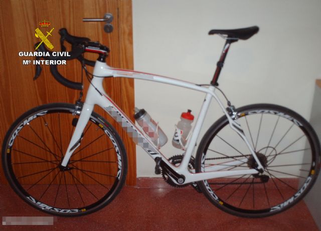 La Guardia Civil detiene a un experimentado delincuente relacionado con una docena de robos en establecimientos comerciales - 1, Foto 1