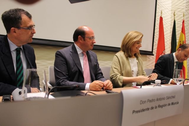 Pedro Antonio Sánchez expone la fórmula de éxito de la economía social de la Región como ejemplo nacional de creación de empleo estable y de calidad - 3, Foto 3