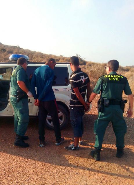La Guardia Civil intercepta cinco pateras con 39 inmigrantes a bordo - 2, Foto 2