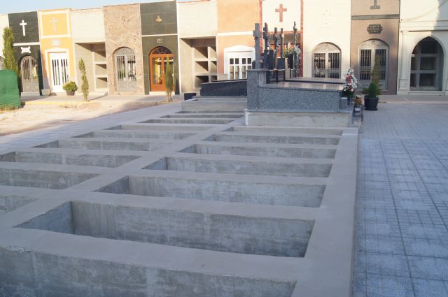 Finalizan las obras de ejecución de 40 nuevos nichos y 32 fosas en la zona nueva del Cementerio Municipal “Nuestra Señora del Carmen”, Foto 2