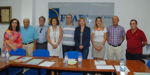 La consejera de Familia e Igualdad de Oportunidades se reúne con Feaps - 1, Foto 1