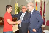 Rotary Club Cartagena concede una beca a un estudiante de la UPCT