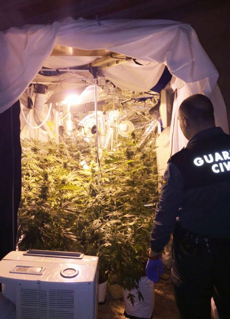 La Guardia Civil detiene a una persona relacionada con la detención ilegal de una joven y el tráfico de drogas - 4, Foto 4