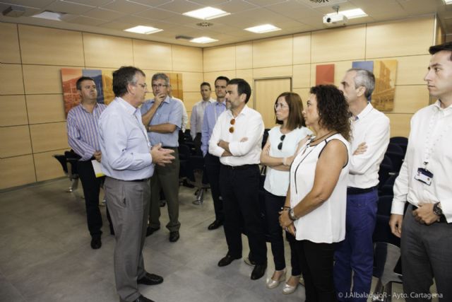 El alcalde y la vicealcaldesa de Cartagena visitan las instalaciones de Repsol - 1, Foto 1
