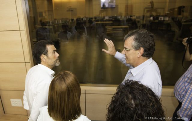 El alcalde y la vicealcaldesa de Cartagena visitan las instalaciones de Repsol - 3, Foto 3