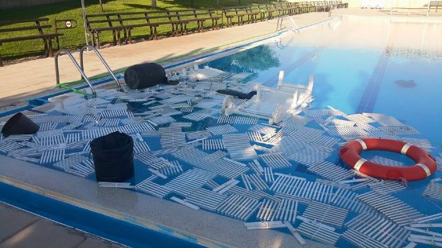 Strangers made vandalizing pools Sports Complex "Guadalentn Valley", in the hamlet of El Paretn-Cantareros., Foto 8