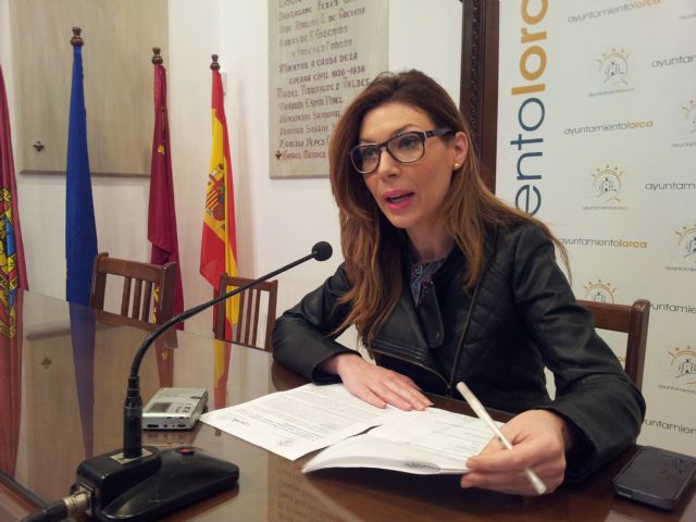 La Concejalía de Sanidad examina las fuentes ornamentales de todo el municipio para evitar la aparición de bacterias y controlar su estado - 1, Foto 1