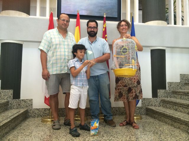 Plumas Amarillas, Mascota de Lorquí con casi 2.500 votos, recoge su premio - 2, Foto 2