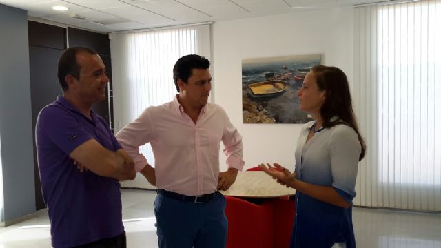 El Alcalde recibe a la joven nadadora de San Javier Carmen San Nicolás tras sus recientes logros en el Campeonato de España y en los I Juegos Europeos - 1, Foto 1